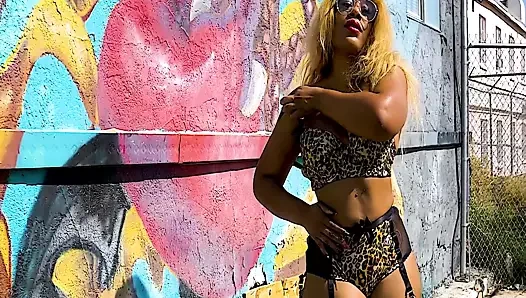 Dukes doll'un büyük götlü seks oyuncakları derlemesi 2