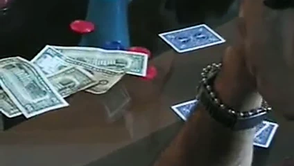 Karısı poker bahsinde kazandı, mahsul birleştirme yeniden düzenlendi