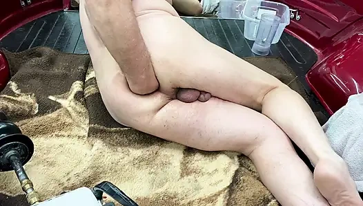 Göt deliğime yumruk sokuyorum!!