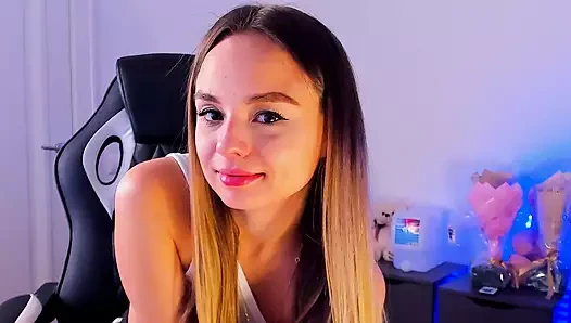 Liseli üvey kardeşinin horoz emmek