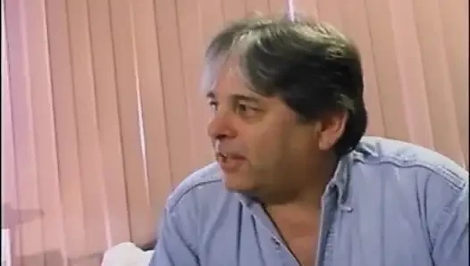 Koca ateşli karısını paylaşıyor