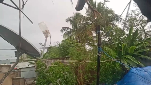 Tamil teyze sabah vakti evde çalışıyor porno videosu