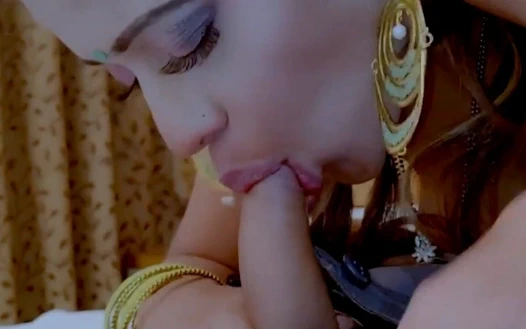 Yeni evli evli kadın kocasını aldatıyor ve dewar tarafından sikiliyor