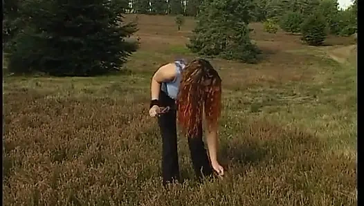 Esmer kaltak sakso çekmeden önce mastürbasyon yapıyor