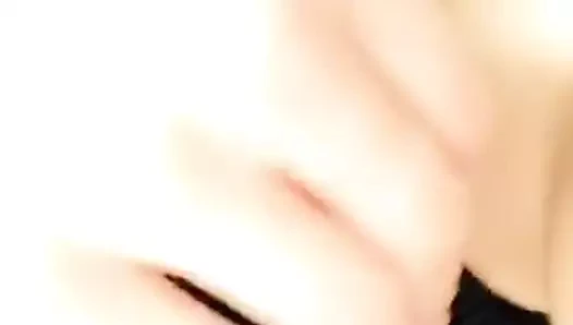 Benim azgın kız arkadaşı sikikleri kendini kamera önünde p.1