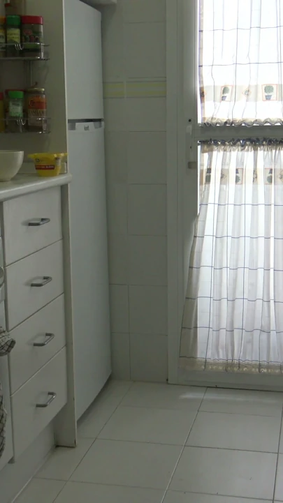 Mutfakta sikişmek isteyen tüylü amlı Fransız kadın erkeklerle tanışmak istiyor | Bölüm 2