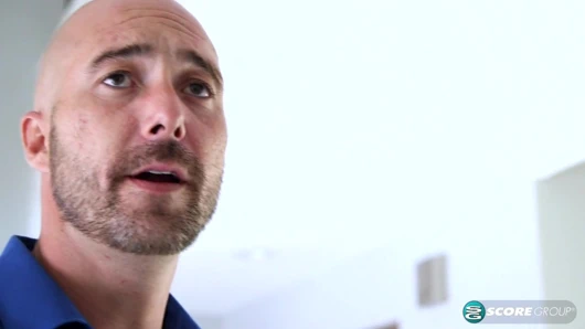 Dünyanın en büyük sütyenli hizmetçisi