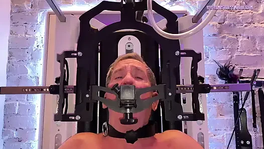 Dominatrix sahibe April - domuzcuk abattoir'de