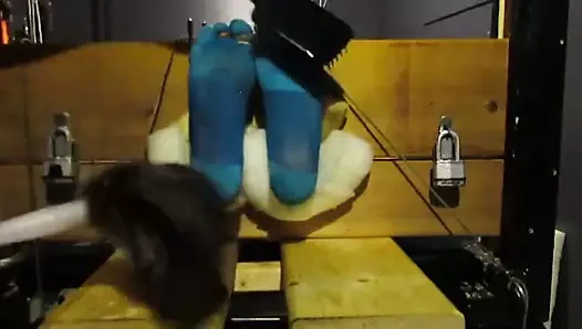 gıdıklama işkence 4