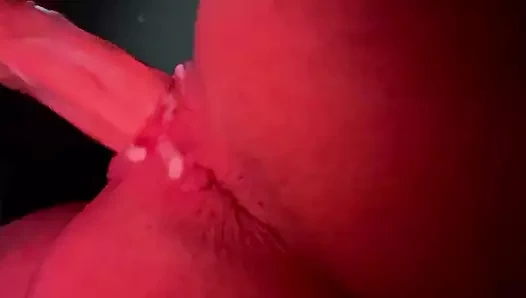 Büyük dildomun her yerine boşalıyorum kendimi derinden dolduruyorum