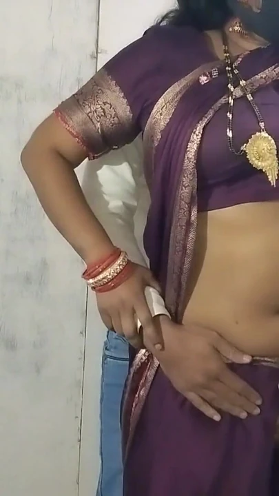 Hintli kadın büyük memeli seks yapıyor | Klip 1