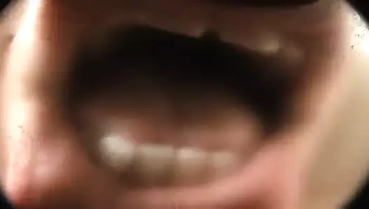 Rose onun ayağını sikmeni istiyor