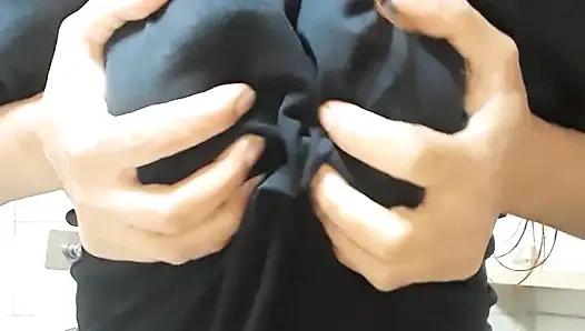 Indian hot bhabi playing own big boobs tight nipel