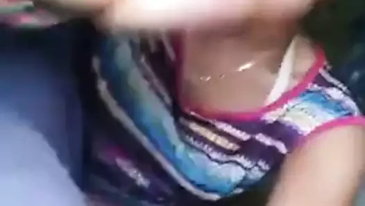 Kız seksi selfieler yaptı