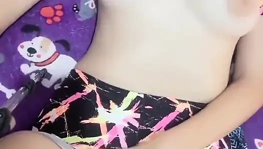 Sana ne kadar lezzetli dokundum! Azdığımda bayılıyorum, daha fazlasını görmek ister misin sevgilim?