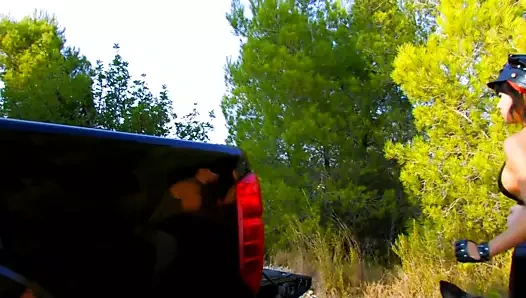 Deri tozluk milf berbat ve sikikleri iyi