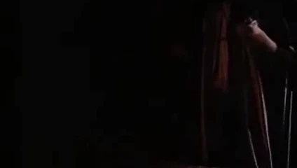 Hanımefendi efendilerinden af ​​diliyor ve ardından disipline ediliyor...