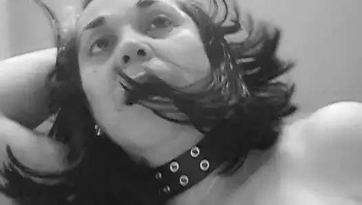 Sürtük anne domalarak sikiliyor