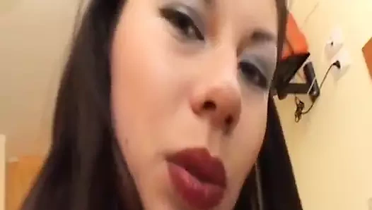 2 sert yarak ve sikişecek güzel bir göt