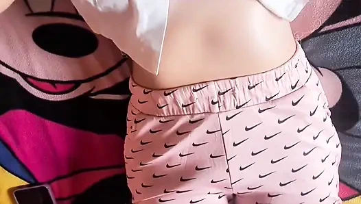 Bu masa için çok ateşliyim! Yoğun orgazm! Bedava amcık ovma porno