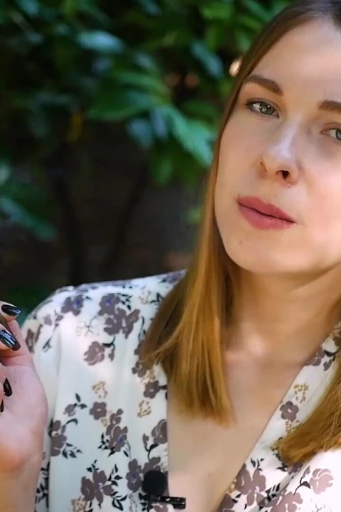 Evgeniya güçlü sigara içiyor