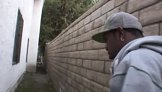 İçeri girdiğinde ağzını açan bir penis