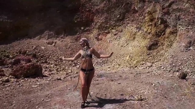 Hills'te Otherland dansı