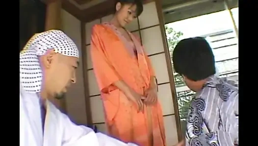 Japonlar kıllı kedi ve parmaklarla sikişmeyi sever