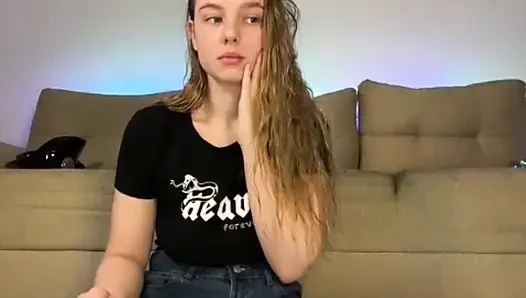 Jucielussie lovense ile sıkı amını parmaklıyor