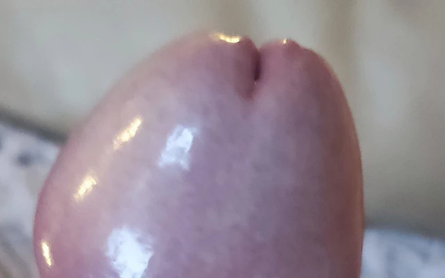 Kanepede uzan ve suyu gelene kadar orgazm olana kadar yarağımı sıvazla