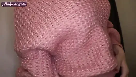Beklenmedik fışkırtma patlaması. Pembe meme uçları ham pistonlu dölleme tarafından eziliyor bölüm 1