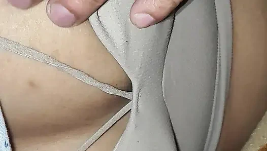 Kerala fatima'nın büyük göğüsleri yarakla mastürbasyon yapıyor