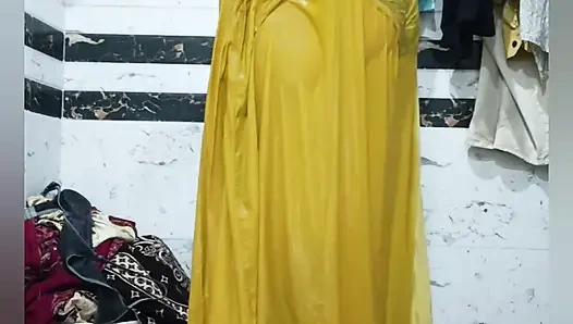 Priya bhabi yeni tarz vücut gösterisi