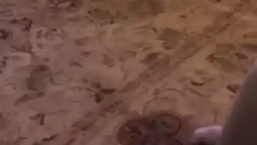 Çoraplarıyla oynamak