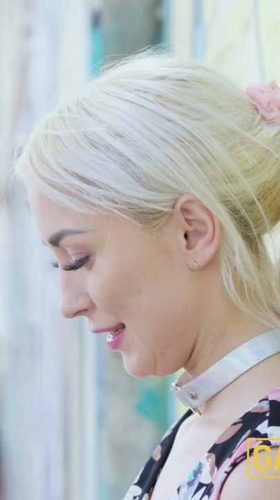 Lisi Kitty Altı Kişilik Hava Geçirmez Gangbang Yapıyor | Klip 1
