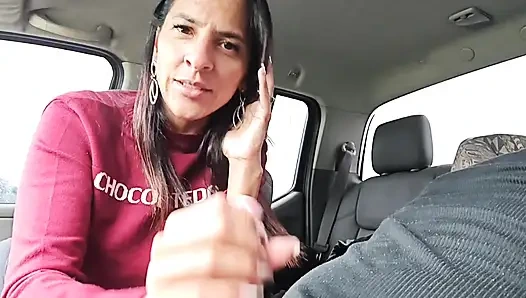 Evli bir arkadaşıma bindim ve kaltak bana oral seks yaparak para ödedi
