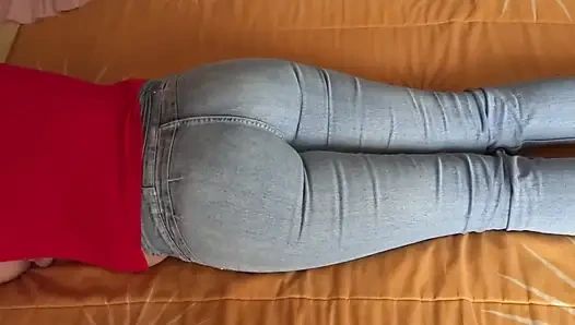 Üvey oğlum götümde büyük yarağıyla beni sert sikiyor ve boşalıyor, anal sekse ihtiyacım var.