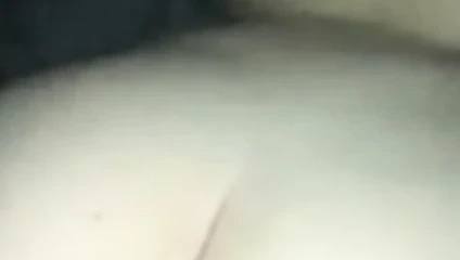 Büyük beyaz bir ganimet beceriyor