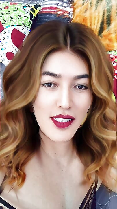 Beni onu düşünmeye itiyor.
