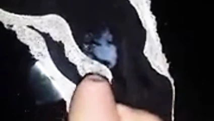 Cum üzerinde siyah slip