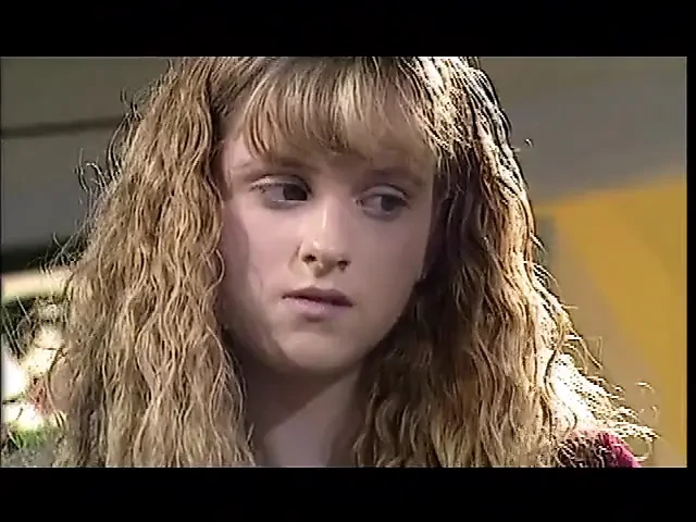 Genç sarışın üçlü grup seks yapıyor