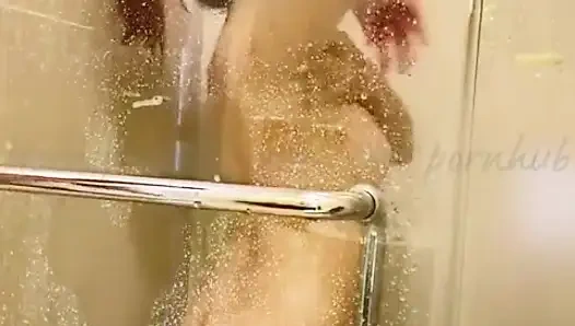 Pinay hatun patronuyla tutkulu duşta seks yapıyor