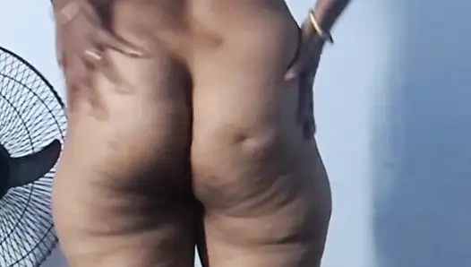 Hintli köylü teyze görüntülü görüşme