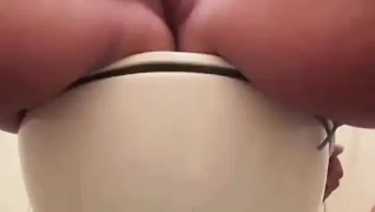Orgazm Ile Tuvalette Ateşli