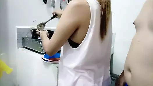 ASYALı EVLI KADıN YABANCıYLA PAYLAŞıLDı