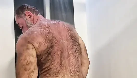 Kıllı jack duş alıyor