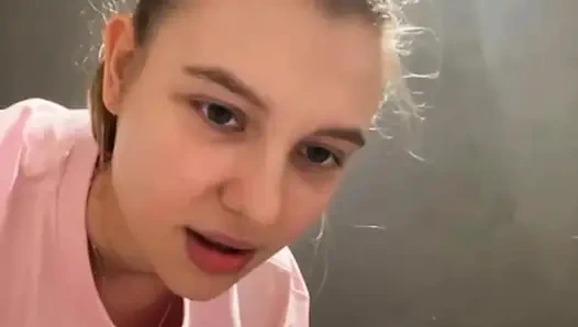 Jucielussie spor salonunda mastürbasyon yapıyor