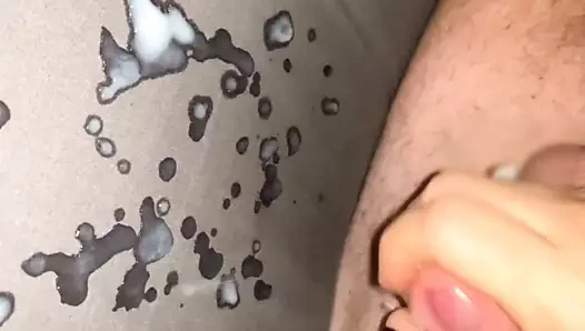 Karım handjob beni uyutmama yardım ediyor, siyah tırnaklar