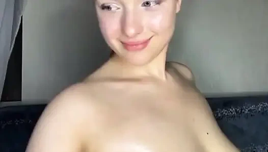 Ateşli amatör ile anal sikişiyor