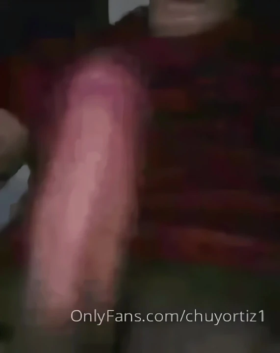 Şişman yarak zonkluyor ve boşalmadan önce salya akıtıyor